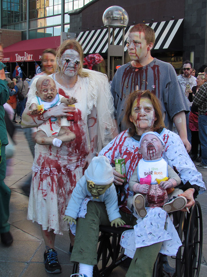 denver-zombie-crawl-2013-p